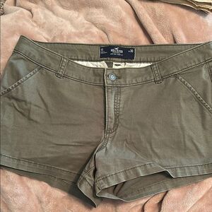 Hollister khaki olive green short